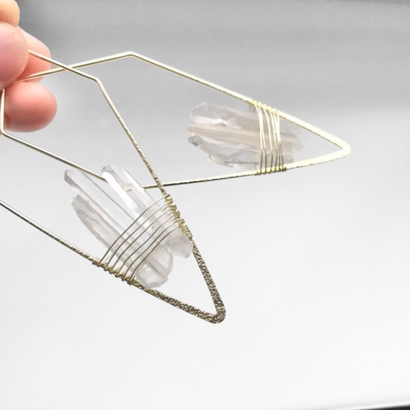Elegant Quartz Crystal Geometric Hoop Boho Earring - Picture 5 of 16